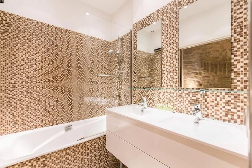 Coeur De Voltaire - Loft Cosy Parisien Apartment 0*, Paris France